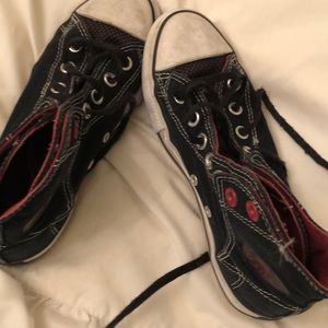 Converse size 3 kids US, 35 European